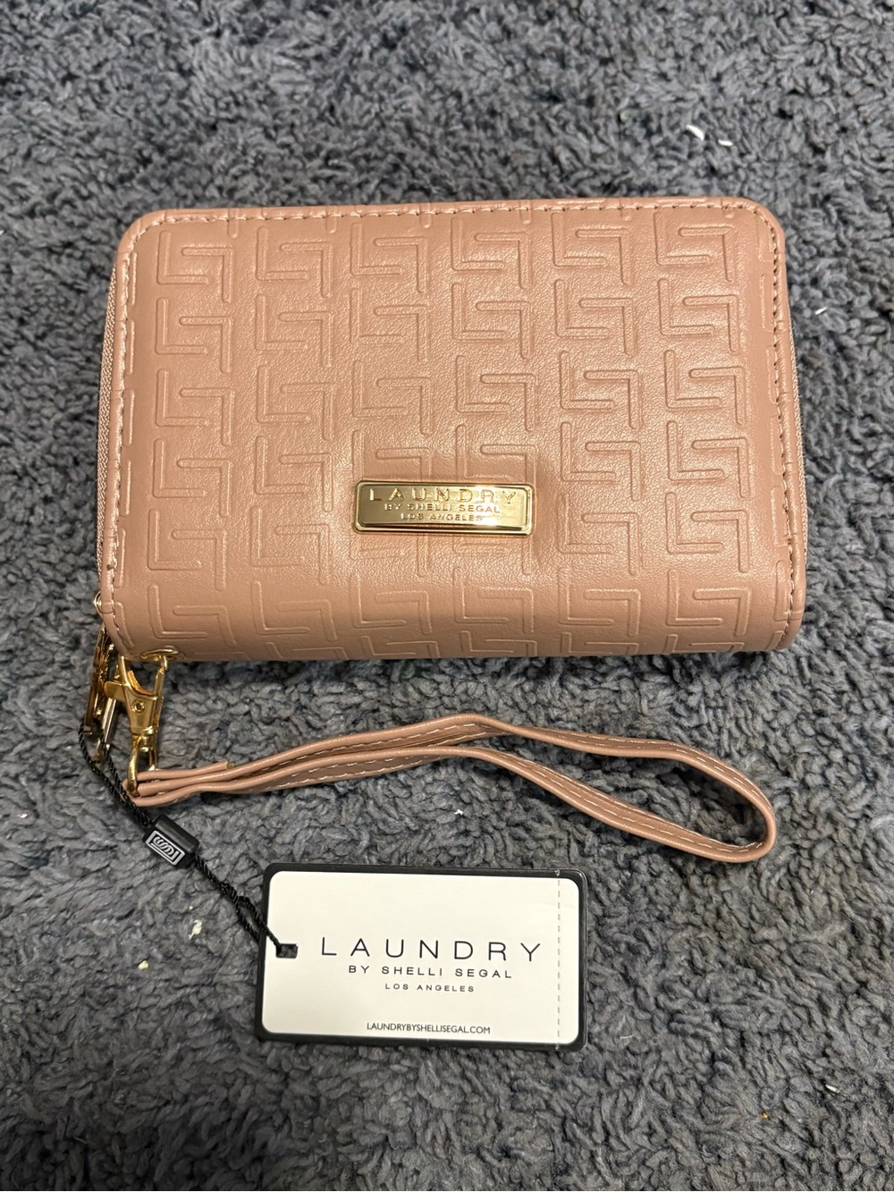 NWT designed light brown Laundry by Shelli Segal Los Angeles wristlet wallet